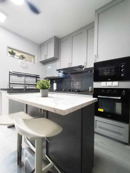 Modern Kitchen at Blk 328 Tampines St 32