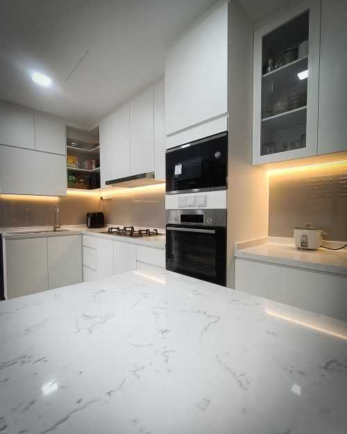 Minimalist Kitchen at Kew Drive