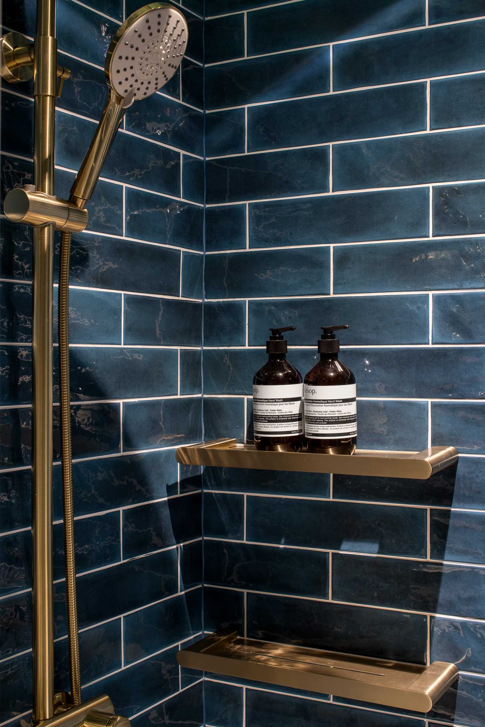 Eclectic Bathroom with Homogeneous Tiles and Mirror