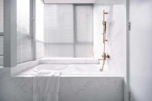 Modern Bathroom at Kovan Melody