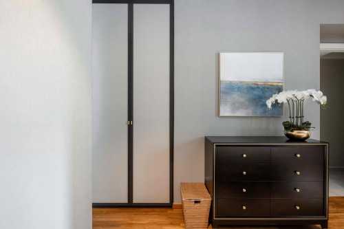 Modern Foyer at Kovan Melody
