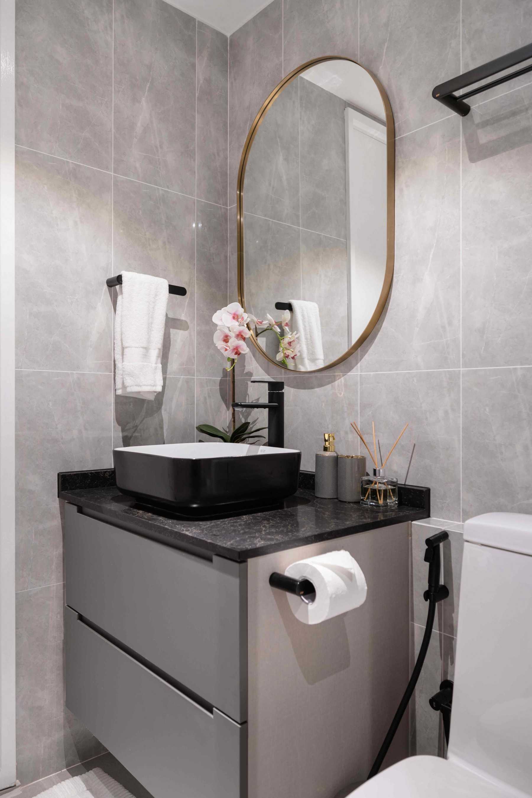 Modern Bathroom with Shower Screen and Bathroom Storage