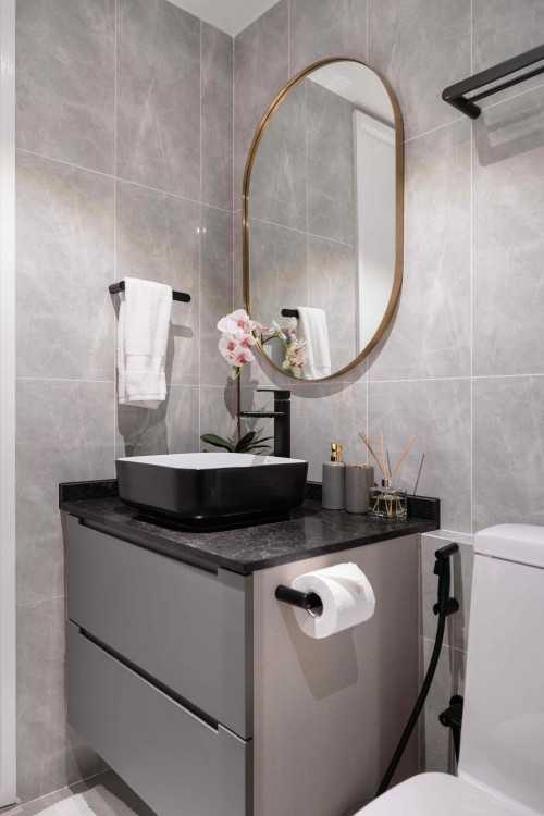 Modern Bathroom at Kovan Melody