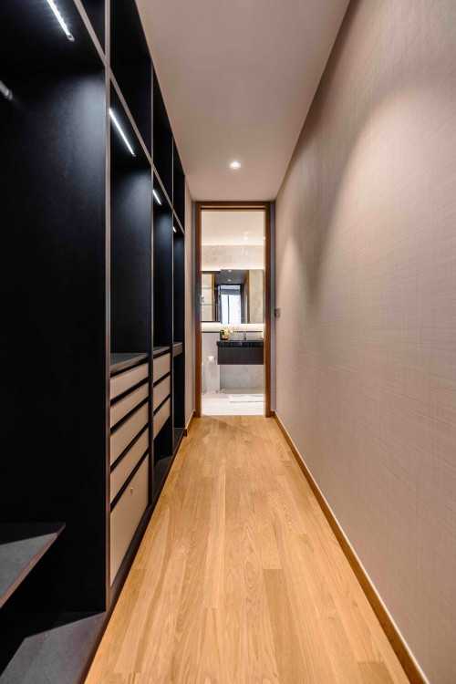 Modern Walk-in Wardrobe at Marina One