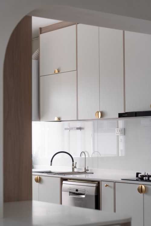 Minimalist Kitchen at Strathmore Avenue