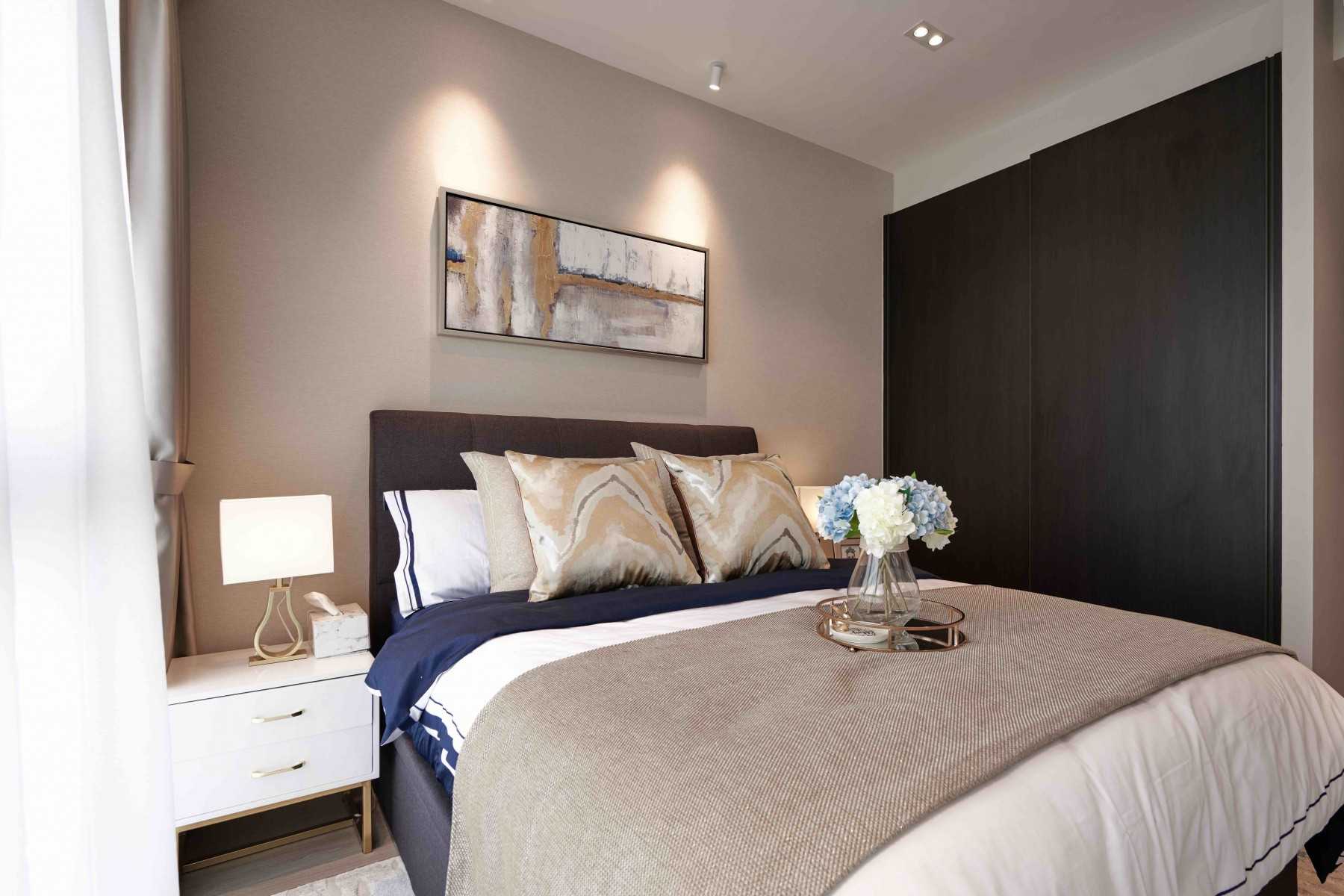 Modern Bedroom with Wardrobe and Sliding Wardrobe