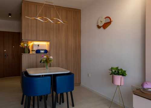 Contemporary Dining Room at Alkaff Oasis