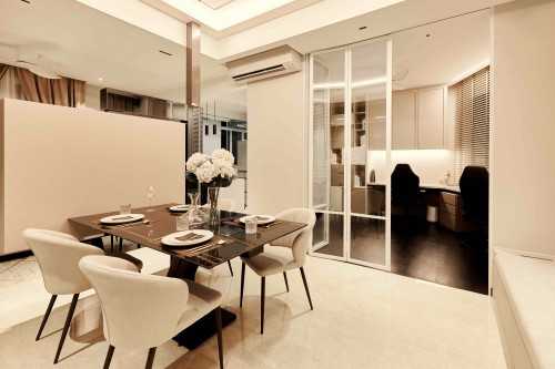 Modern Dining Room at Avalon