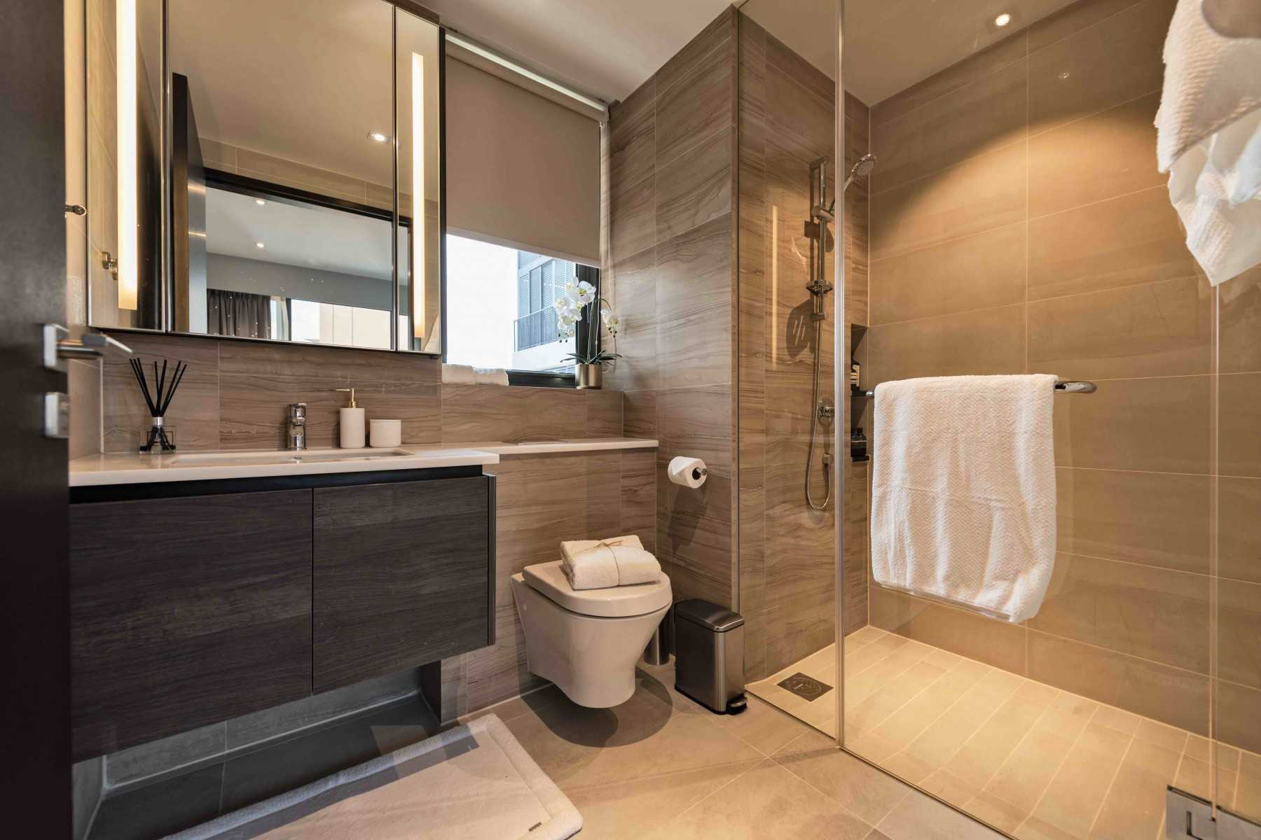 Modern Bathroom with Mirror and Shower Screen