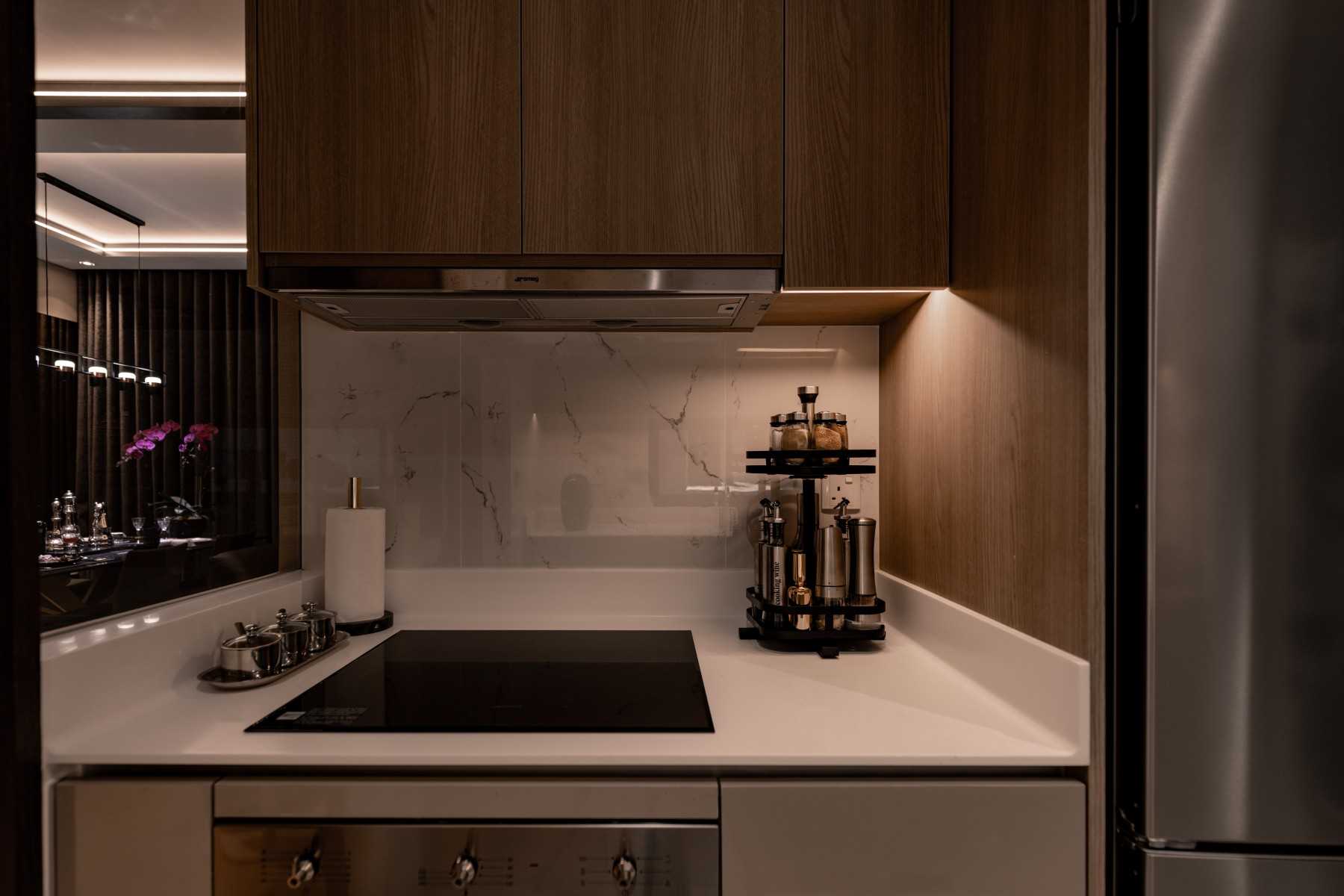 Contemporary Kitchen with Kitchen Island and Open Kitchen
