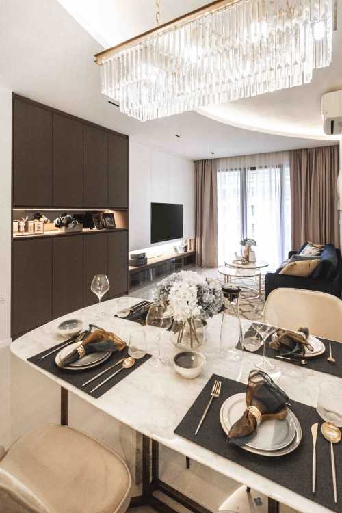 Modern Dining Room at Woodleigh Close