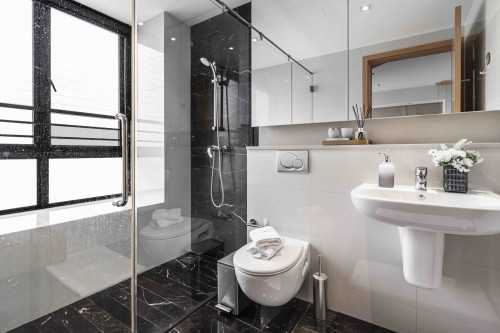 Modern Bathroom at Woodleigh Close
