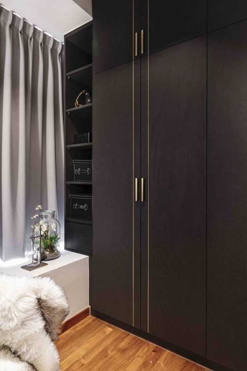 Contemporary Walk-in Wardrobe at The Marque