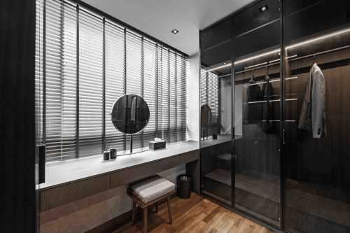 Modern Walk-in Wardrobe at Heritage