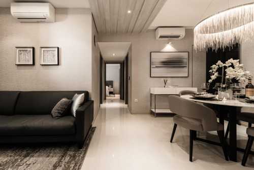 Contemporary Dining Room at Bellewaters