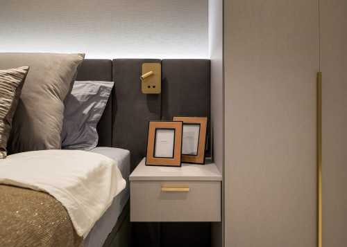 Minimalist Bedroom at Dakota Crescent Maisonette