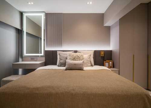 Minimalist Bedroom at Dakota Crescent Maisonette