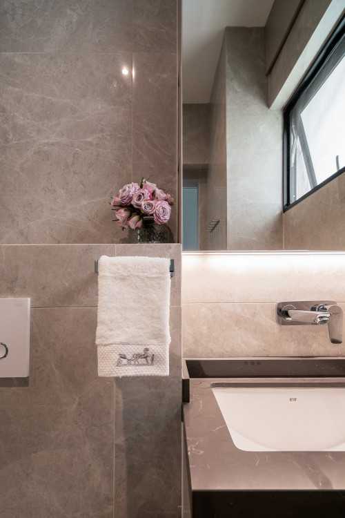 Minimalist Bathroom at Dakota Crescent Maisonette