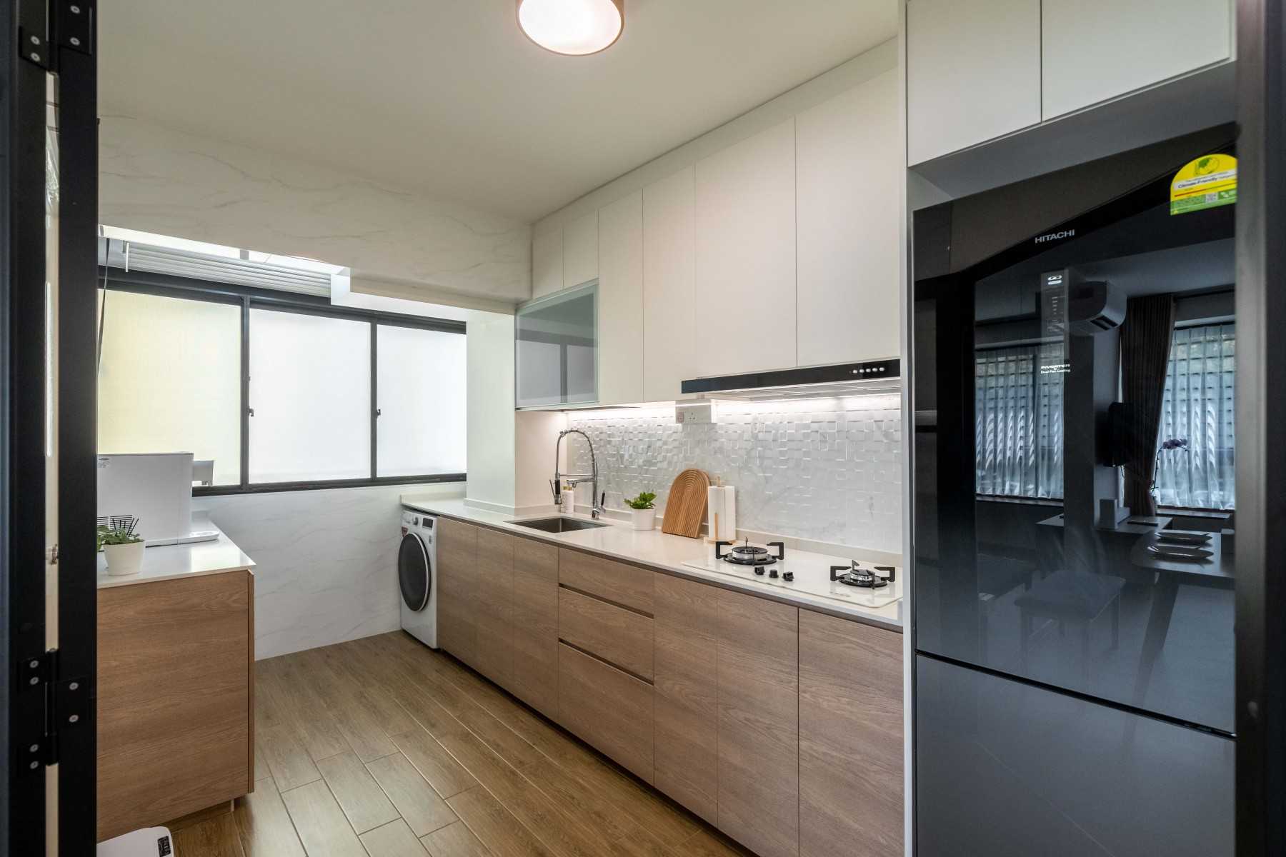 Contemporary Kitchen with Countertop and Vinyl Flooring