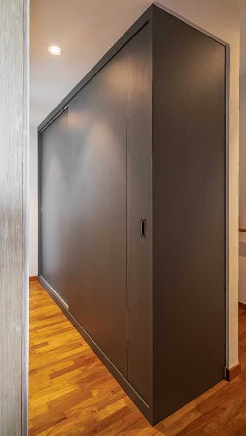 Contemporary Walk-in Wardrobe at Tampines Trilliant