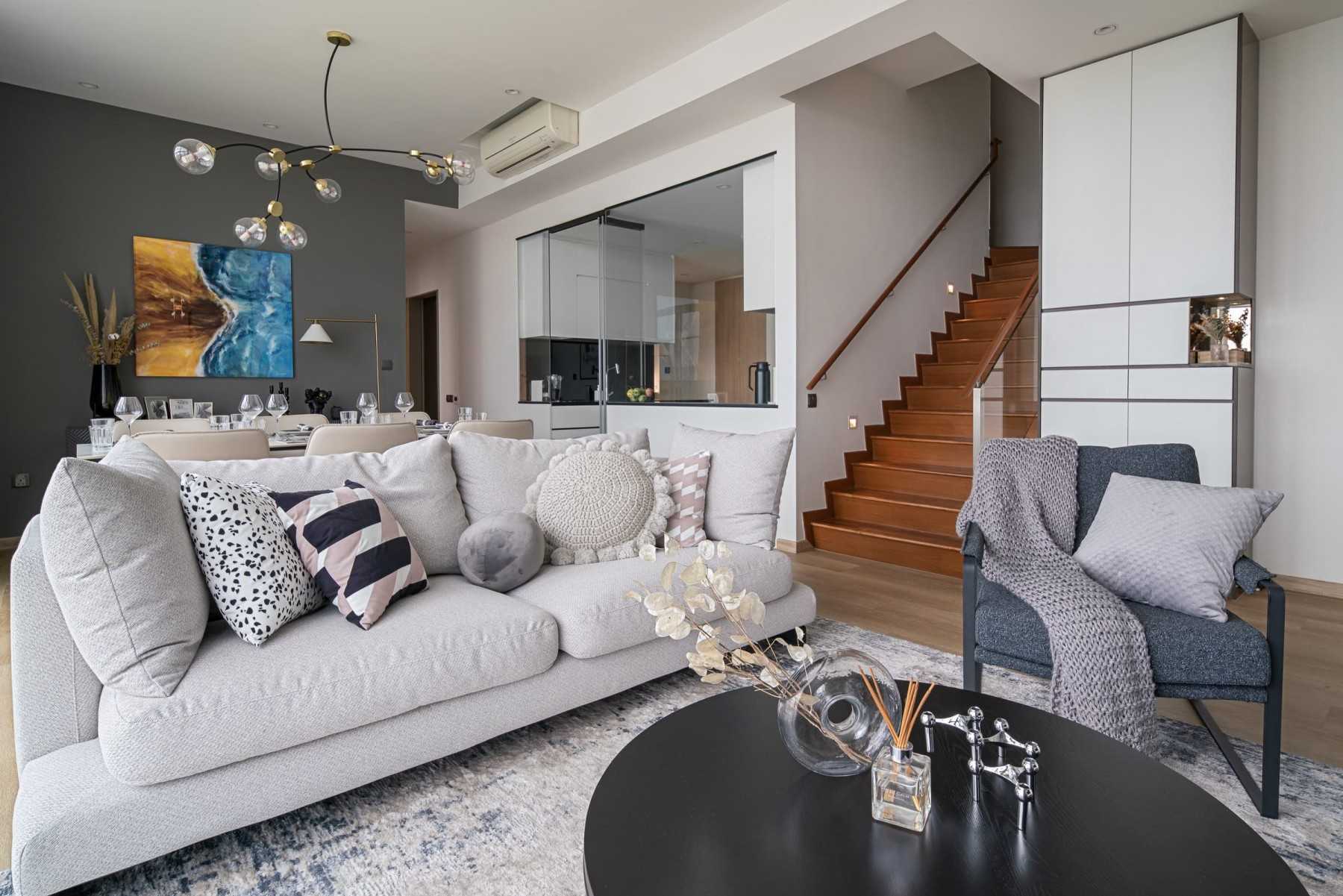 Contemporary Living Room with Carpet and Sofa