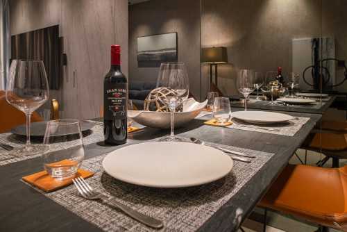 Contemporary Dining Room at Stars Of Kovan