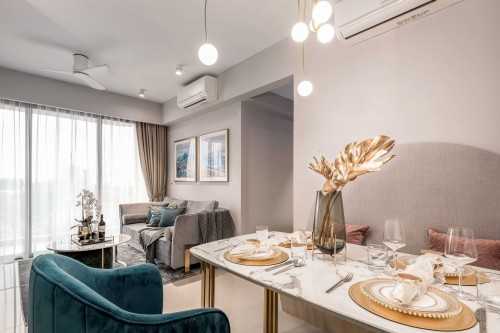 Contemporary Dining Room at Hundred Palms