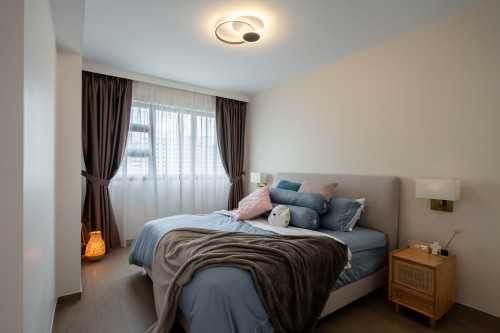 Contemporary Bedroom at Bukit Panjang | Segar Palmview
