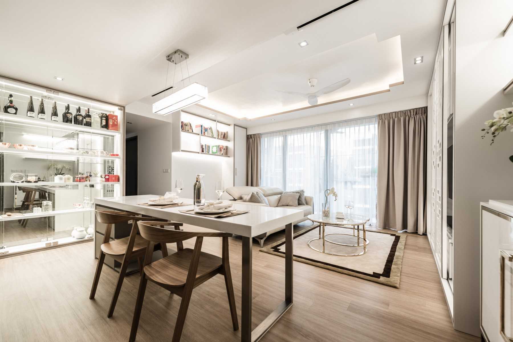 Asian Dining Room with Dining Table and Dining Chairs