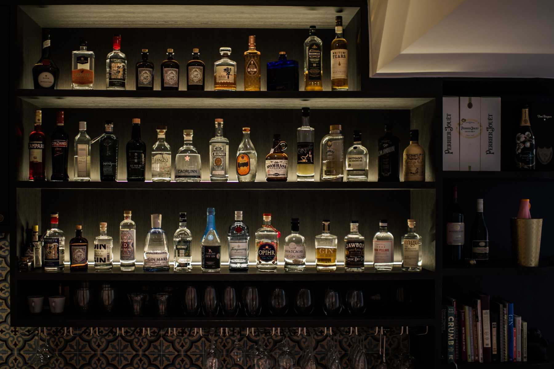 Transitional Home Bar with Countertop and Bar Counter