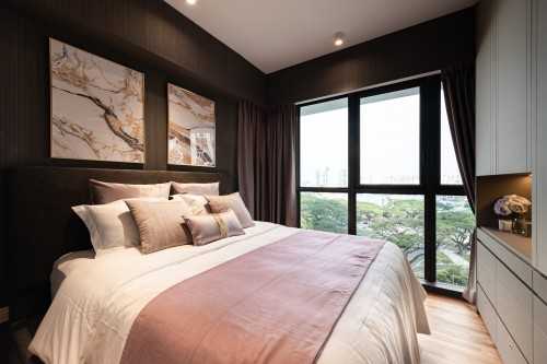 Contemporary Bedroom at Sims Urban Oasis