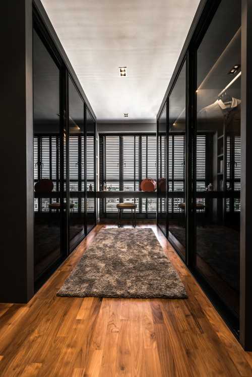Contemporary Walk-in Wardrobe at Sky Terrace @ Dawson