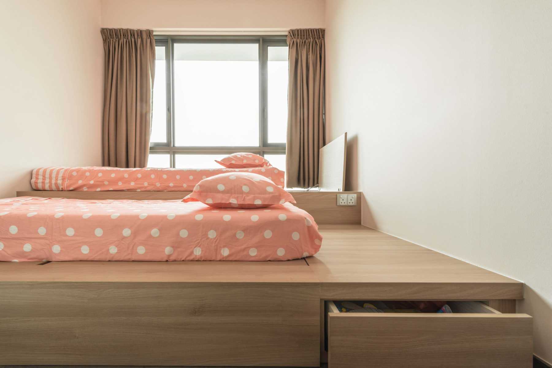 Modern Kids Room with Platform Bed and Built-in Bed