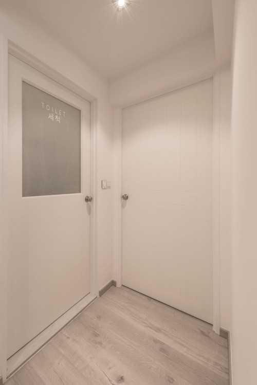 Scandinavian Hallway at Joo Seng Green