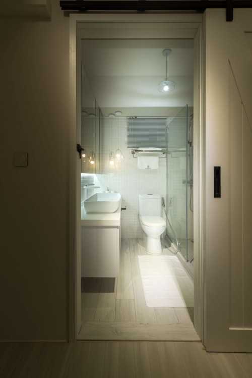 Scandinavian Bathroom at Joo Seng Green