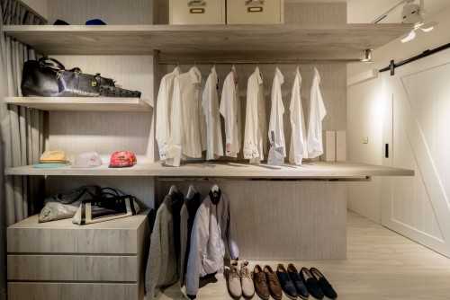 Scandinavian Walk-in Wardrobe at Joo Seng Green