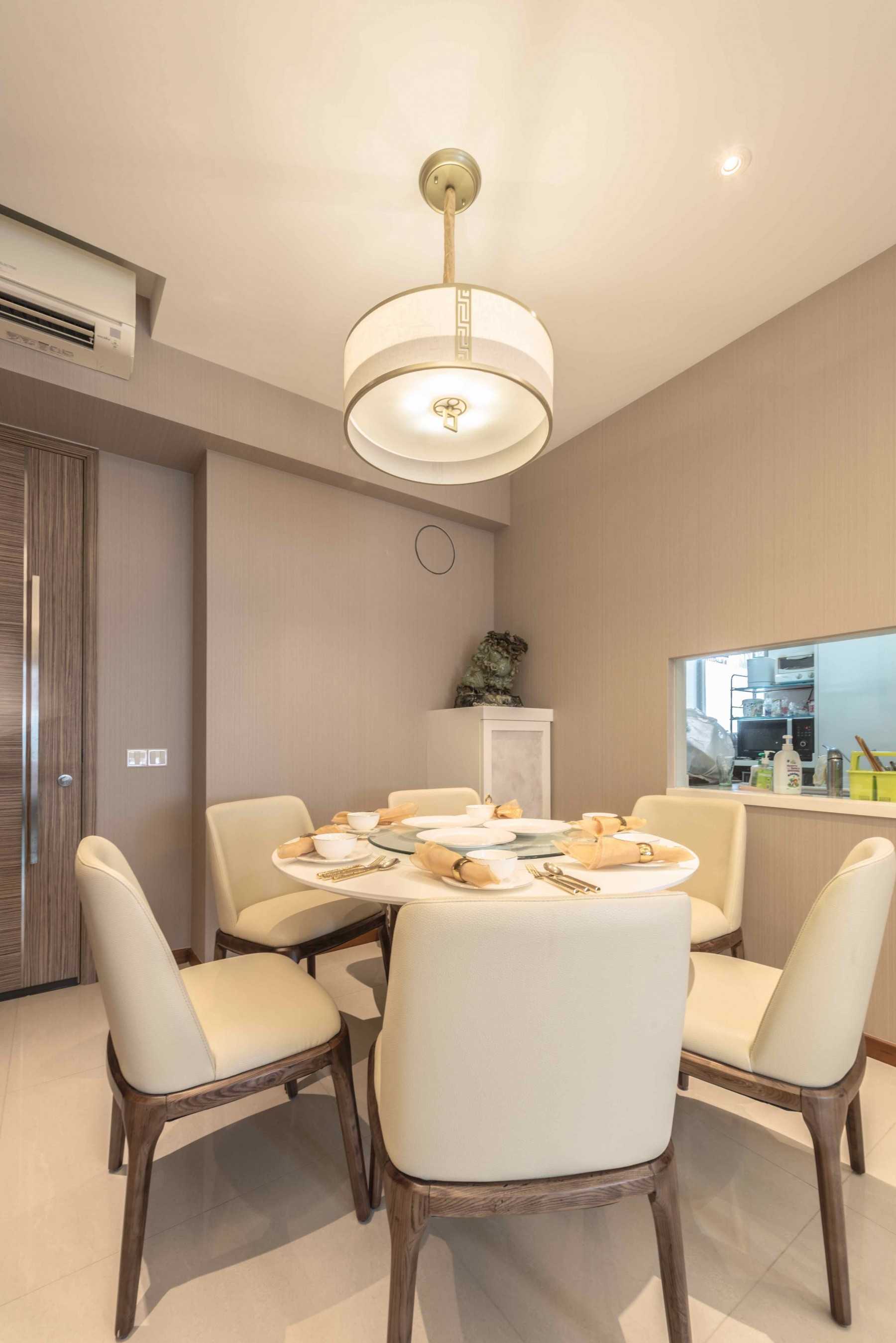 Asian Dining Room with Dining Table and Dining Chairs