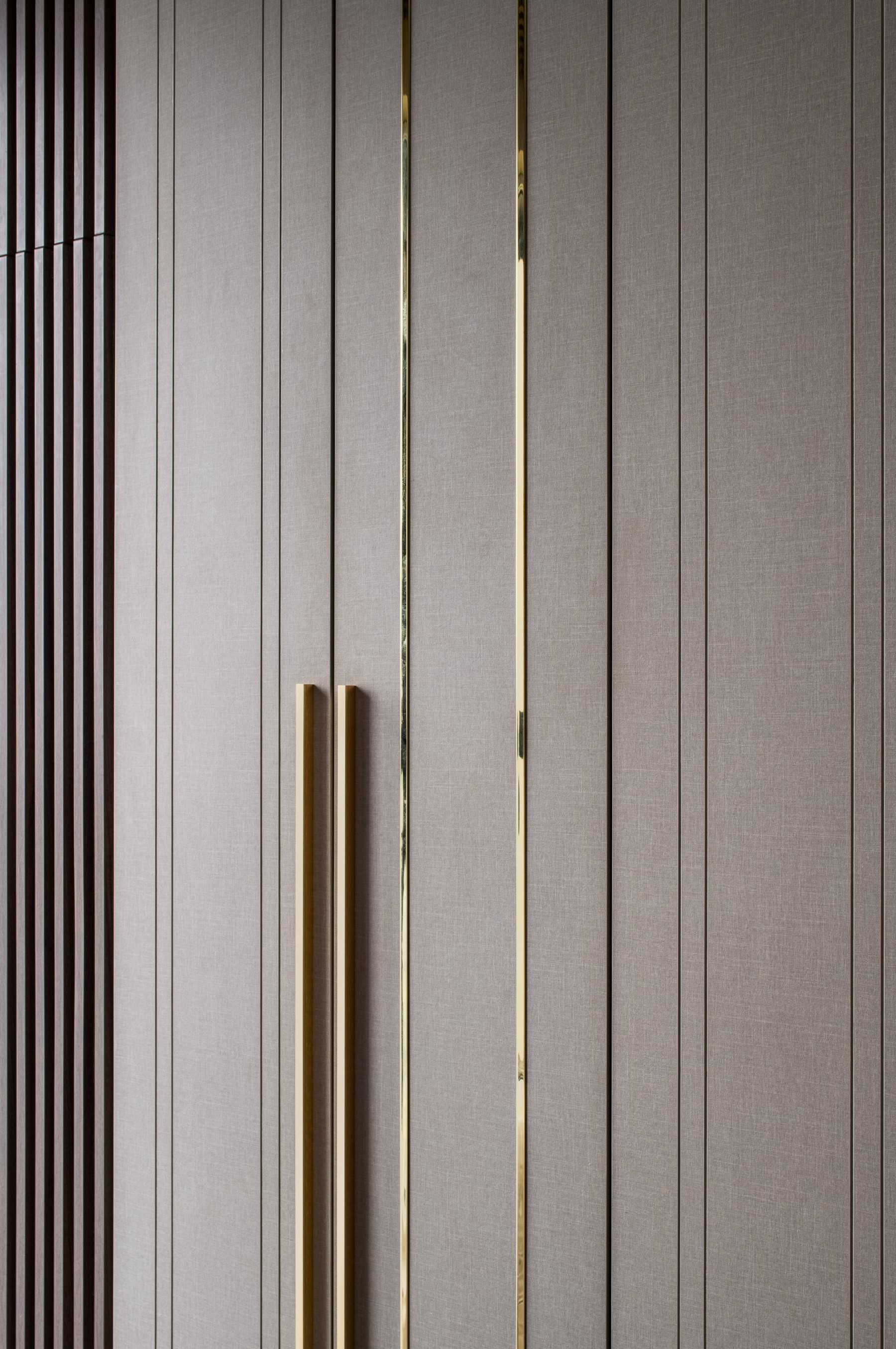 Contemporary Walk-in Wardrobe with Mirror and Wardrobe