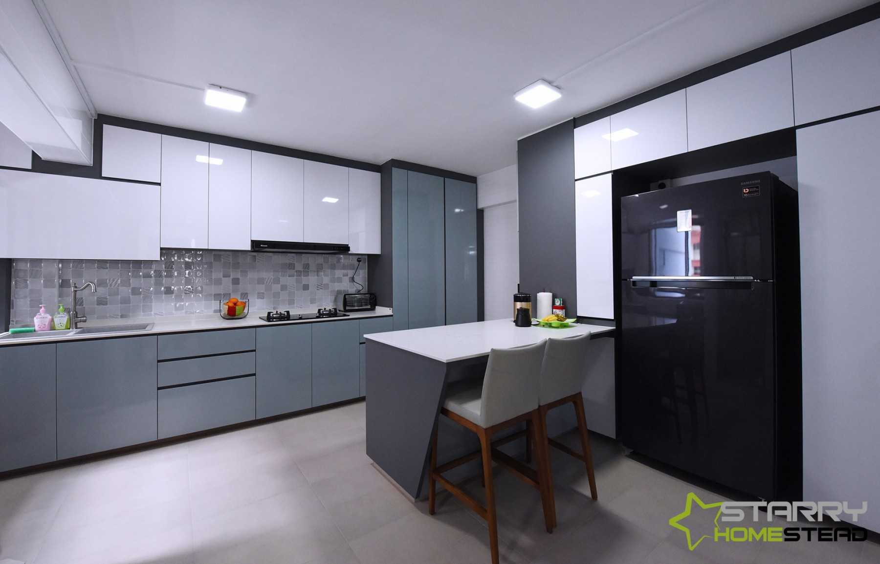 Scandinavian Kitchen with Kitchen Island and Kitchen Backsplash