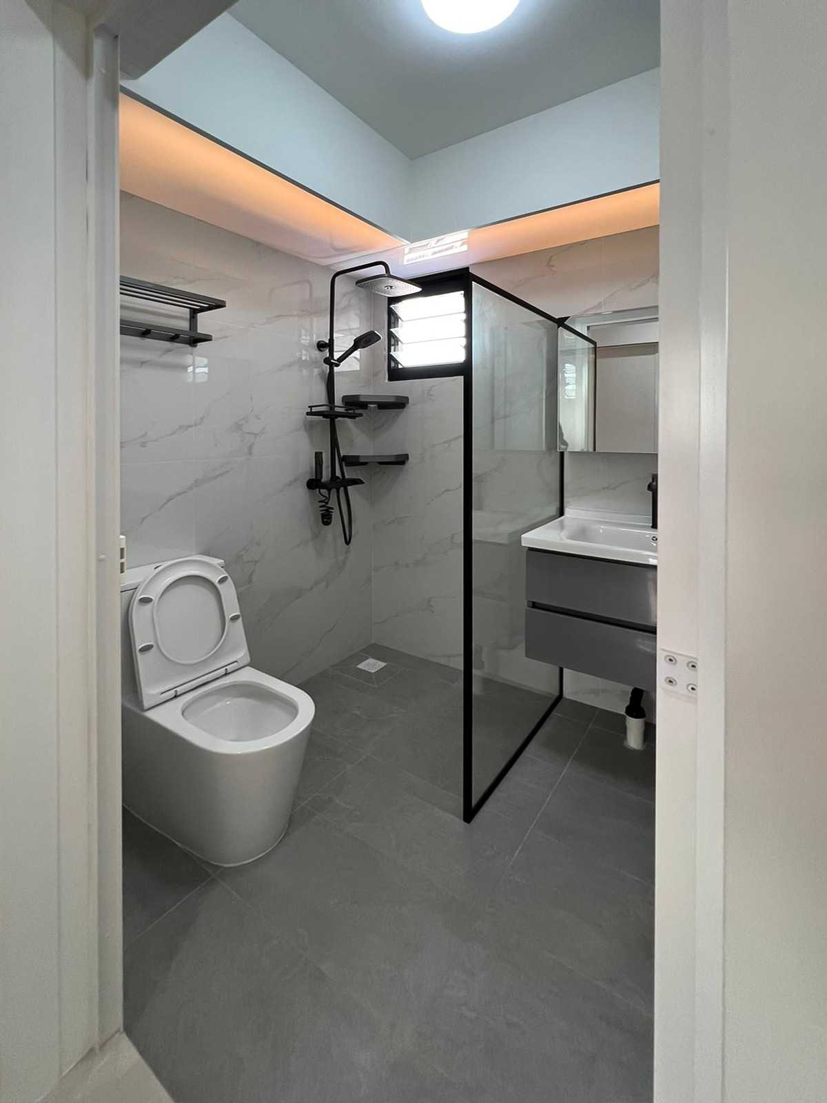 Scandinavian Bathroom with Mirror and Bathroom Storage