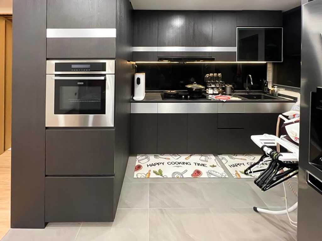 Scandinavian Kitchen with Kitchen Accessories and Storage Cabinets