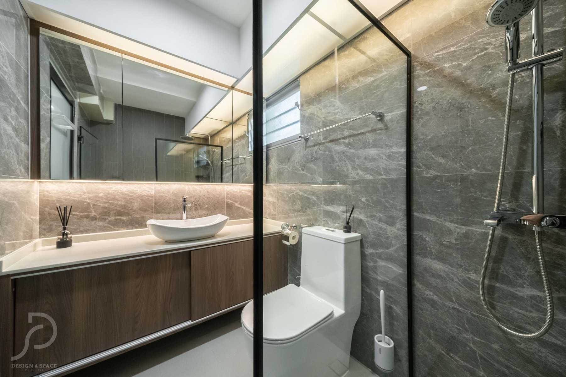 Modern Bathroom with Vinyl Flooring and Wood Flooring
