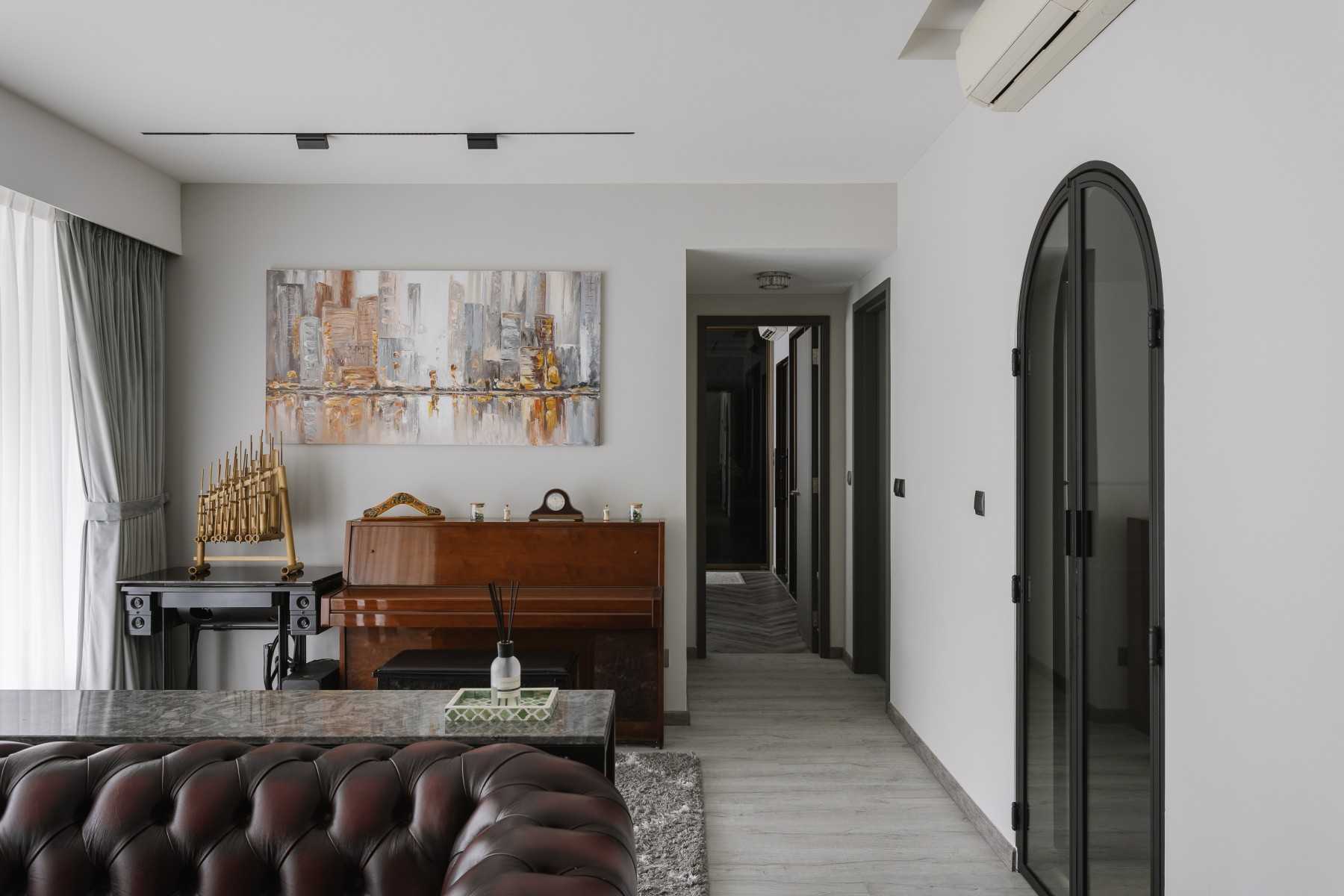 Modern Living Room with Vinyl Flooring and Artwork