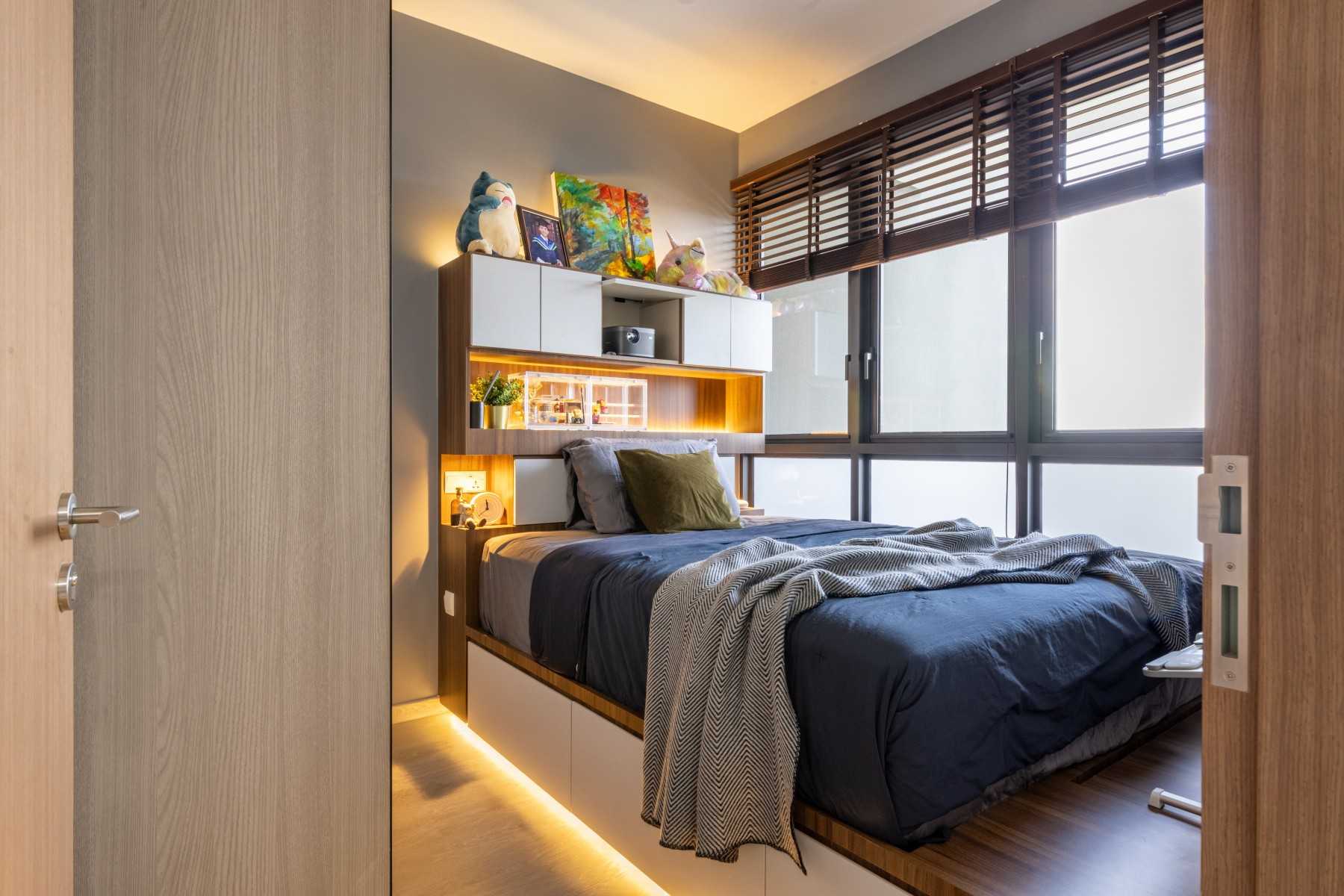 Modern Bedroom with Platform Bed and Built-in Bed
