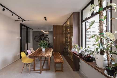 Contemporary Dining Room at Resale 5 Room HDB @ Hougang