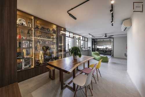 Contemporary Living Room at Resale 5 Room HDB @ Hougang