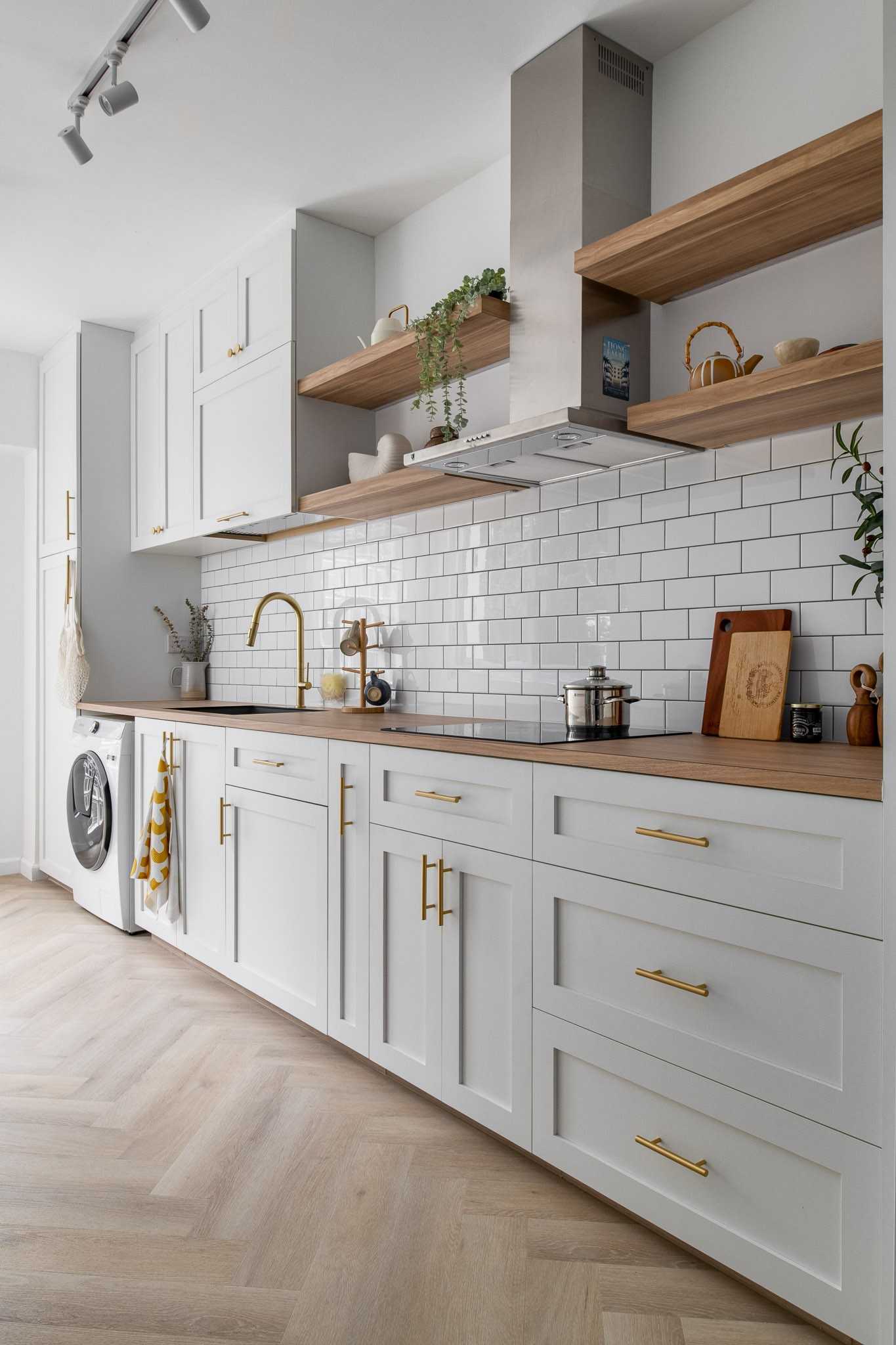 Country Kitchen with Countertop and Homogeneous Tiles