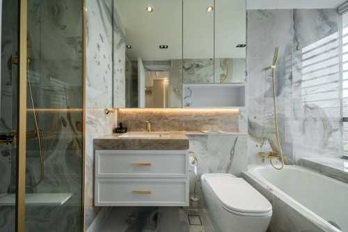 Modern Bathroom at Orchard | Paterson Suite
