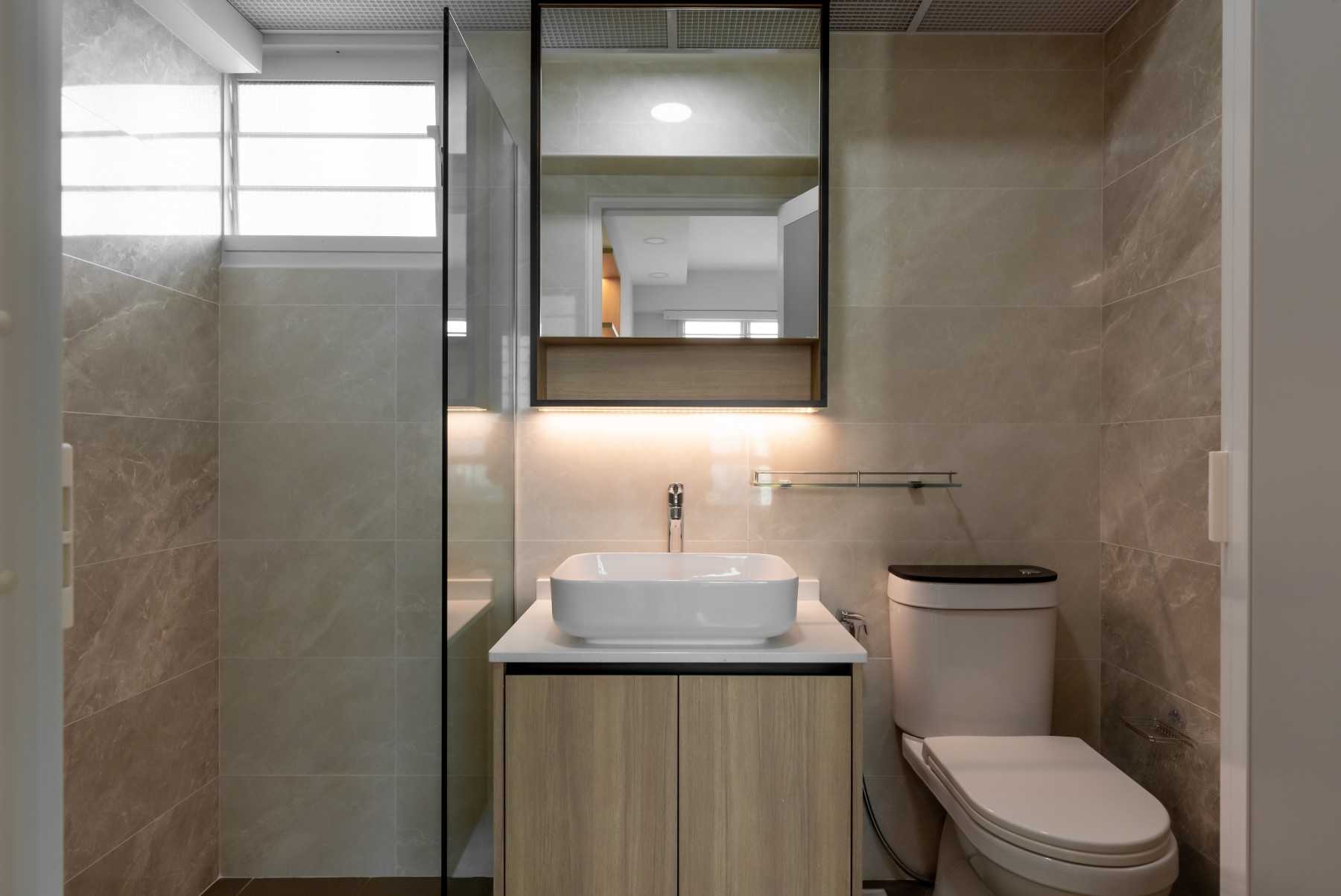 Transitional Bathroom with Mirror and Bathroom Mirrors