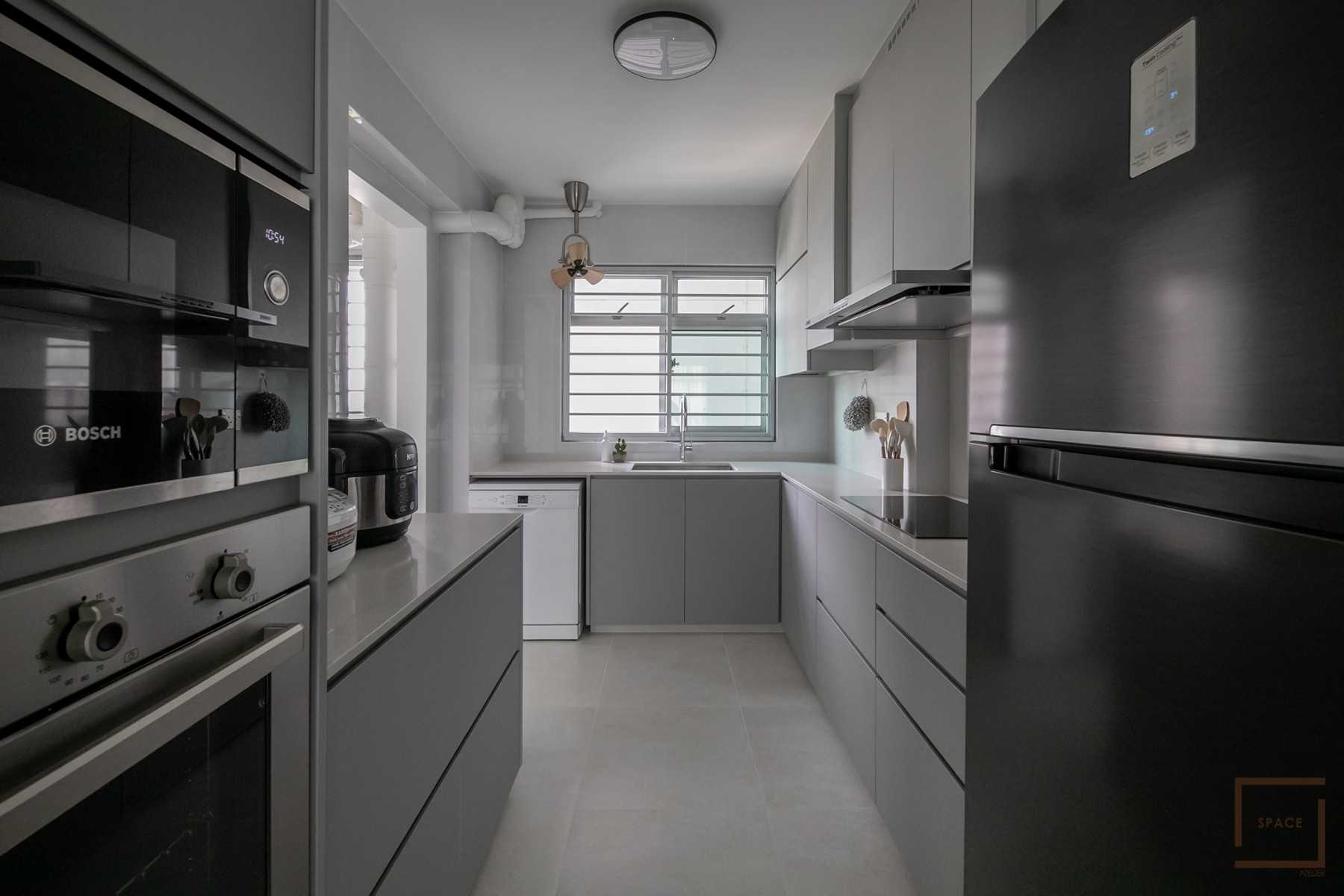 Contemporary Kitchen with Cupboard and Kitchen Accessories